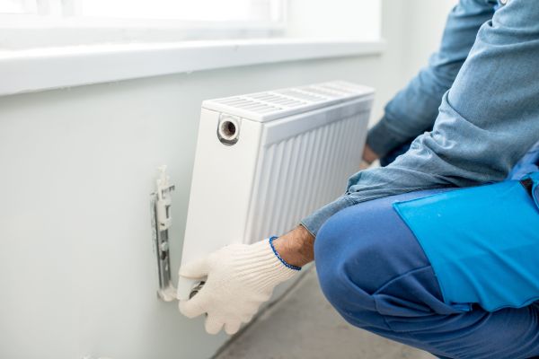 Installation de radiateur et travaux de plomberie chauffage par Bains & Solutions à Rennes Installation de radiateur et travaux de plomberie chauffage par Bains & Solutions à Rennes