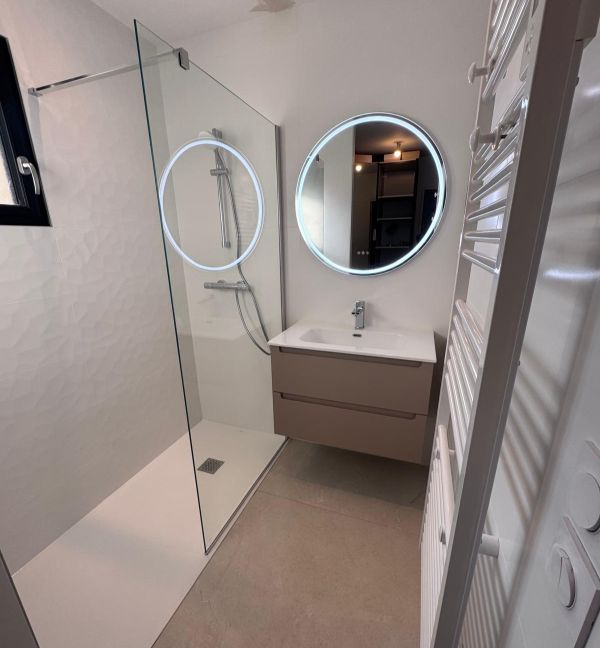 Votre salle de bain clé en main avec Bains & Solutions à Rennes ! Votre salle de bain clé en main avec Bains & Solutions à Rennes !